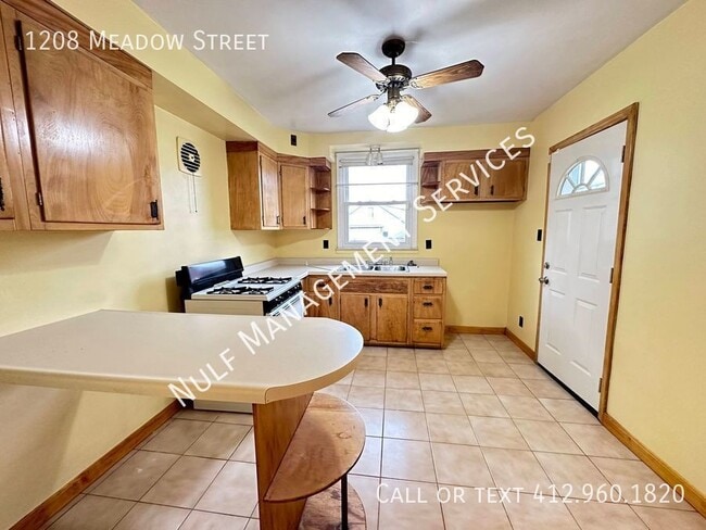 Building Photo - 4 Bed, 1 Bath unit in McKeesport