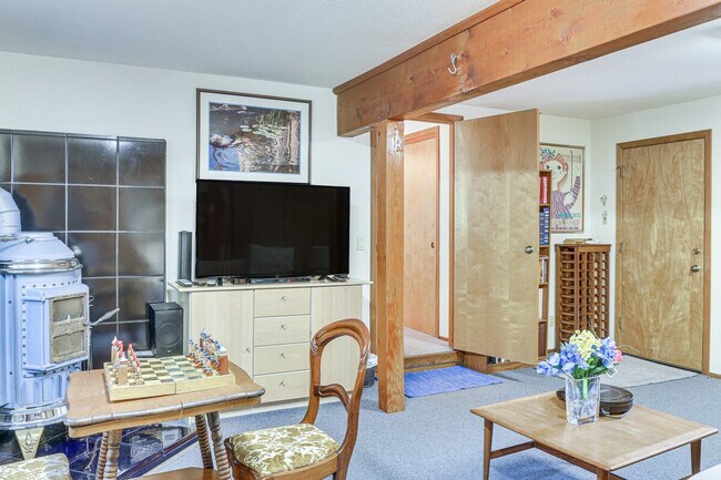 Foto del edificio - 320 Rim Dr