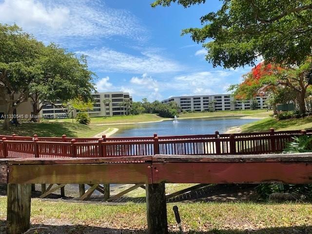 Foto del edificio - 1885 Palm Cove Blvd