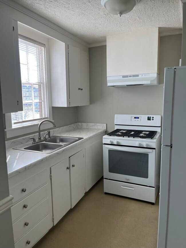 8380727-15 - 1202 Adams St