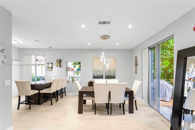 Foto del edificio - 20773 NW 3rd St