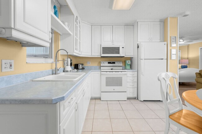 Foto del edificio - 5500 Bonita Beach Rd SW