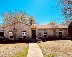 Building Photo - 1616 Spanish Trail