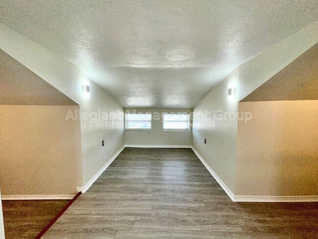 Foto del edificio - 658 West Ave