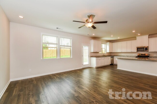 Foto del edificio - 151 Chapelcrest Ln