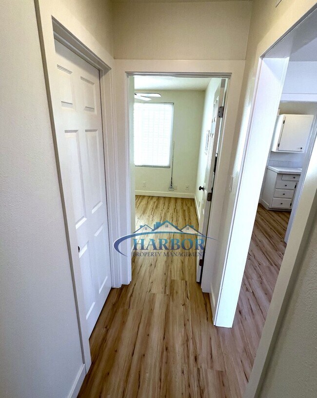 Foto del edificio - 1072 W 21st St