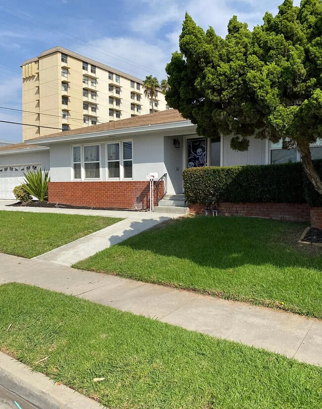 Building Photo - 5071 55th St