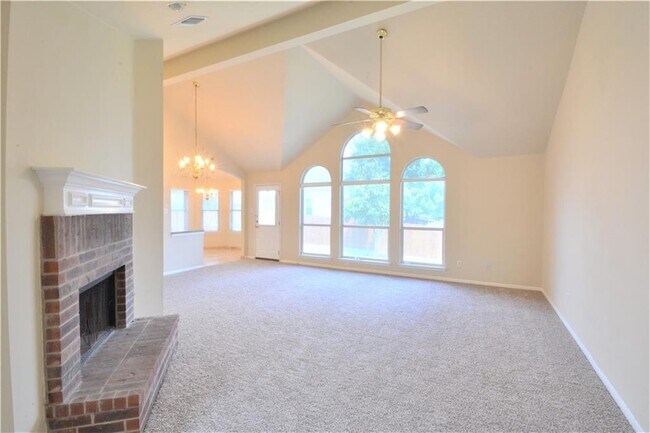 Foto del edificio - 3729 Eagles Nest St