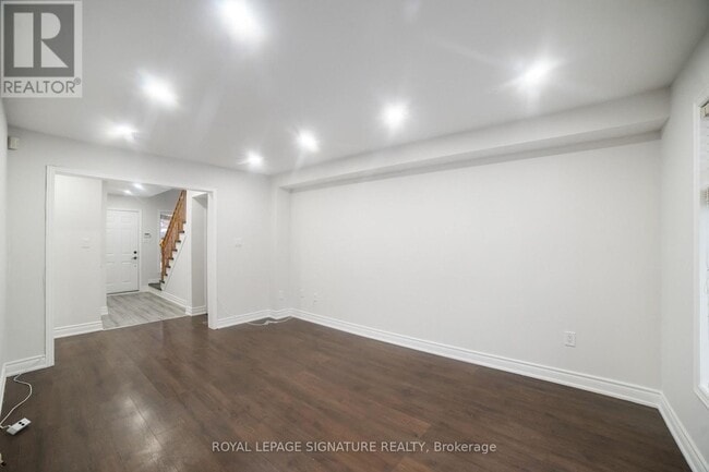 Building Photo - 36 Eastport Dr