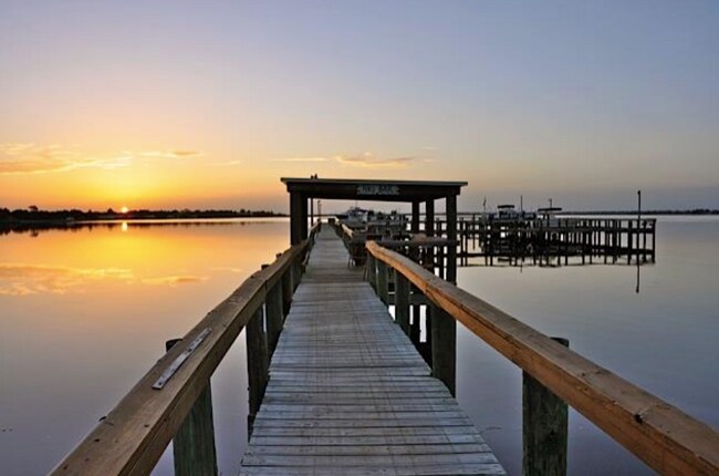 Foto del edificio - 23465 Harbor View Rd