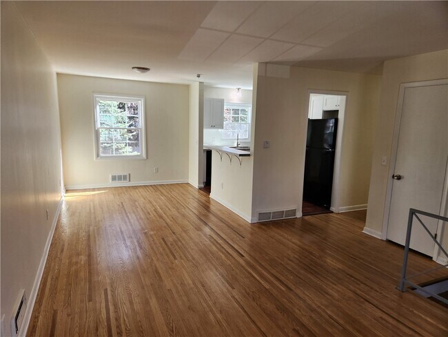 Foto del edificio - 206 Mason Ave