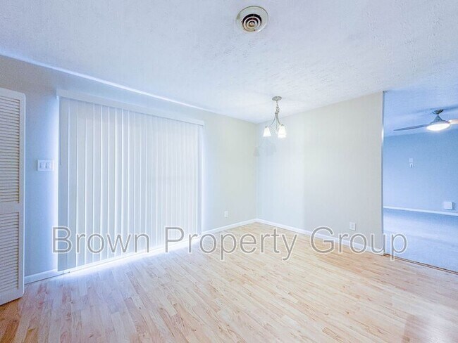 Foto del edificio - 6552 Grist Mill Rd