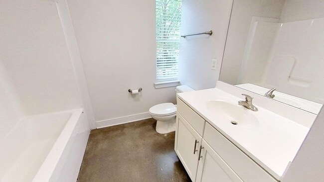 Building Photo - Vue on 5th