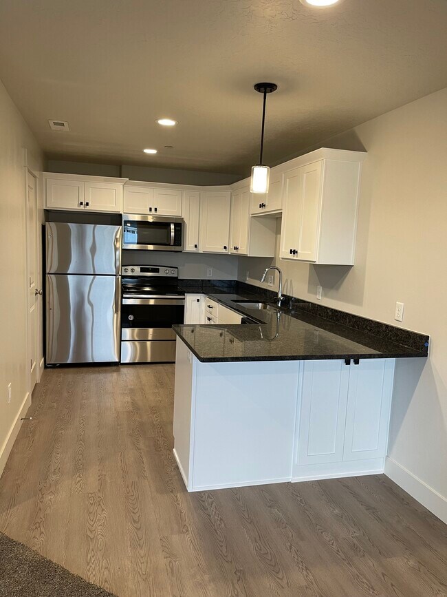 Kitchen - 420 W 600 N St
