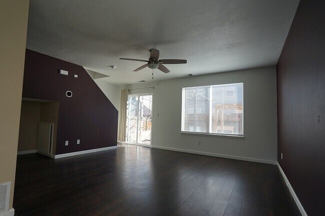 Photo - 752 Mockingbird Ln Townhome