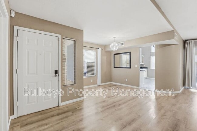 Building Photo - 2333 E Gelding Dr