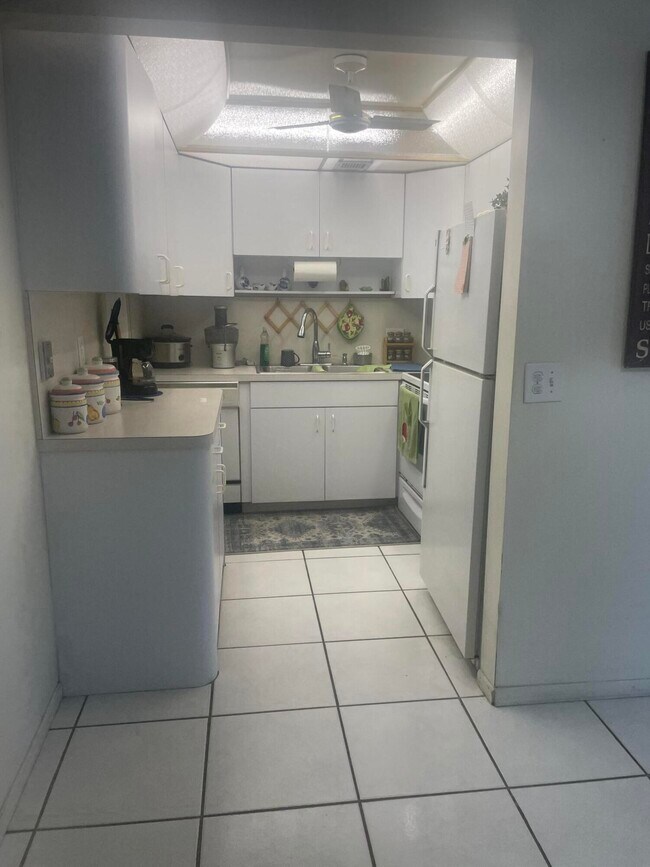 Foto del edificio - 3300 Springdale Blvd