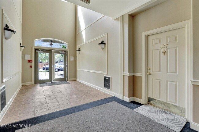 Building Photo - 337 St Andrews Pl