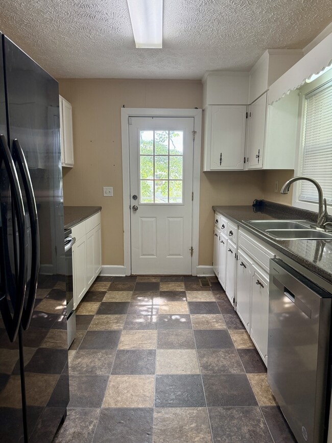 Building Photo - 1606 Tuckaleechee Pike