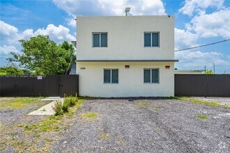 Building Photo - 21845 Goulds Ave