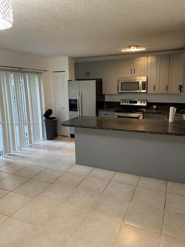 Foto del edificio - 2060 SW 90th Ave