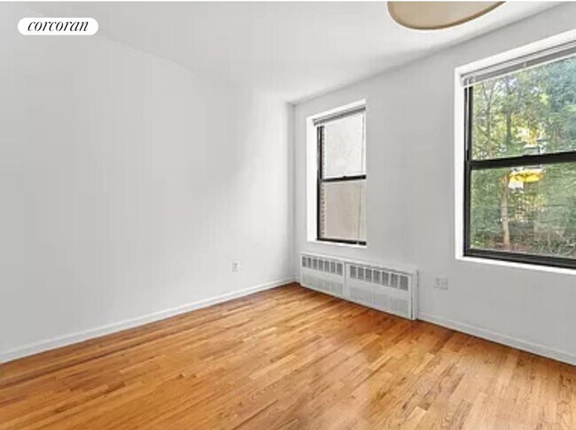 Foto del edificio - 10 Fort Greene Pl