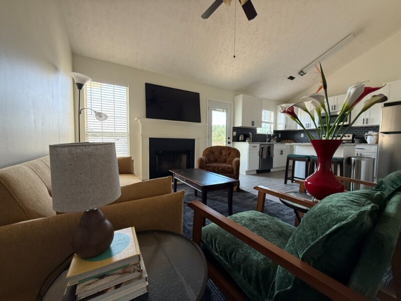 Primary Photo - 3010 Century Ln