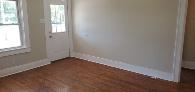 Building Photo - 2 bd, 2 bathroom house, central west Colum...