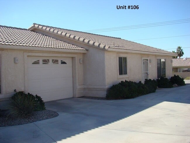 Building Photo - Condo close to the golf course, move in re...