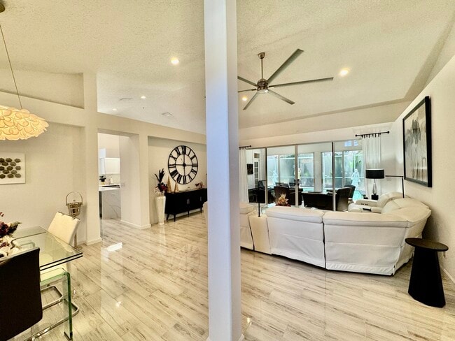 Building Photo - 8561 Lawson Cir