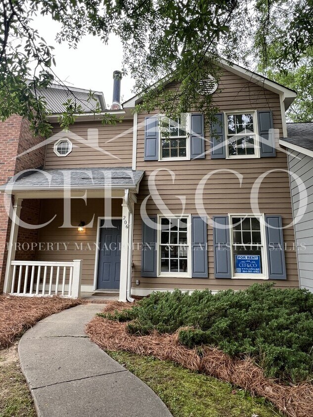Foto principal - 206 Woodburn Club Ln