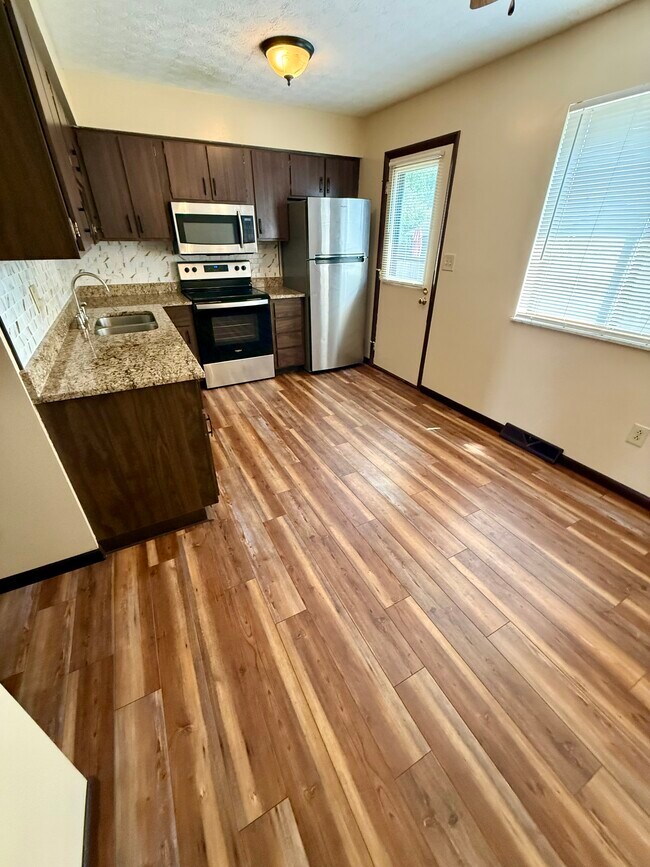 Foto del edificio - 3178 Cedar Grove Pl S
