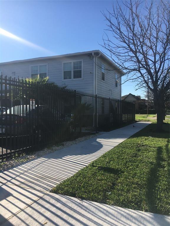 Building Photo - 3012 Truxillo St
