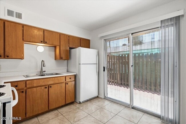 Photo - 1321 E Carol Ave Apartment
