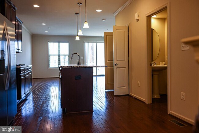 Foto del edificio - 22517 Clarksburg Rd