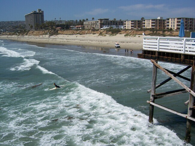 Foto del edificio - 830 Felspar St