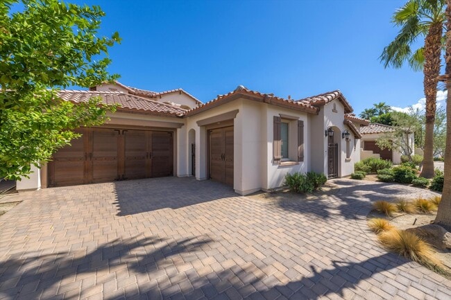 Building Photo - 50910 Mandarina