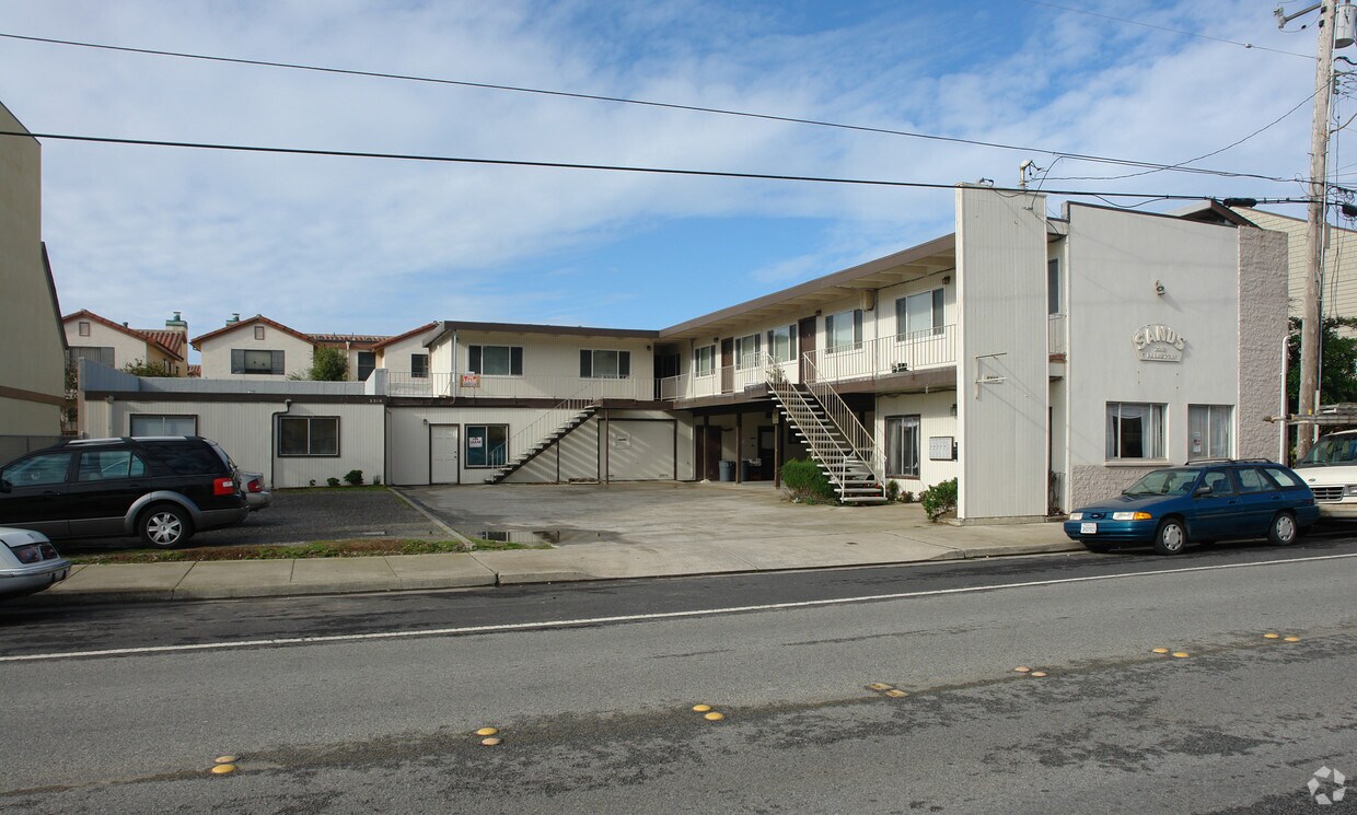 Building Photo - 2316 Palmetto Ave