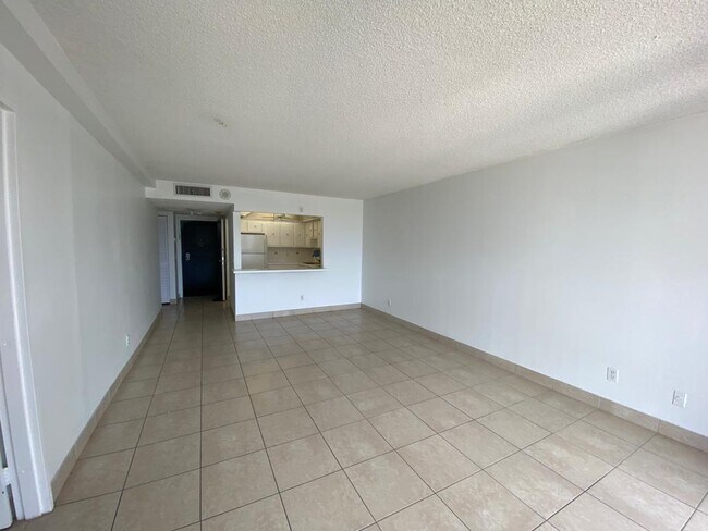 Foto del edificio - 13499 Biscayne Blvd