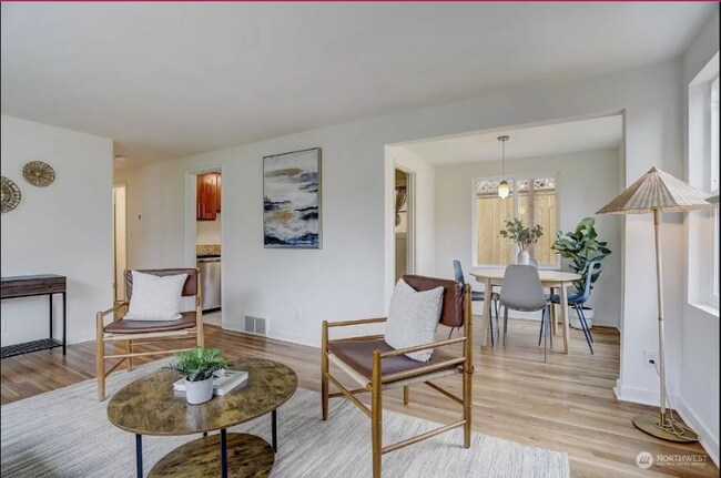 Foto del edificio - 3845 30th Ave W