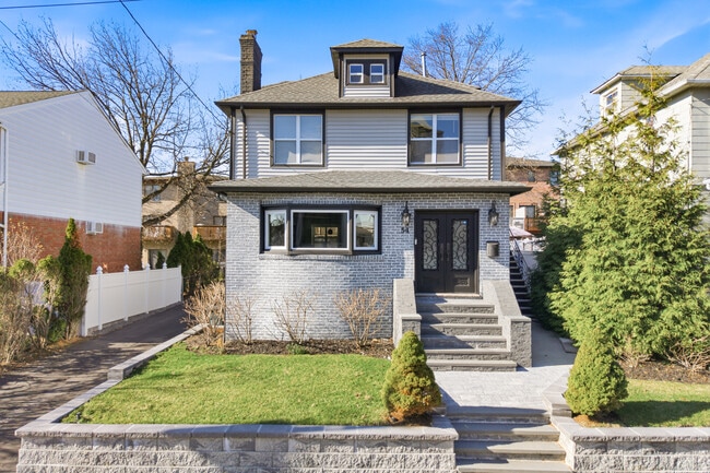 Photo - 54 Lawton Ave House