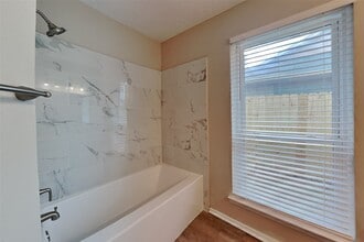 Building Photo - 10107 King Ranch Ln