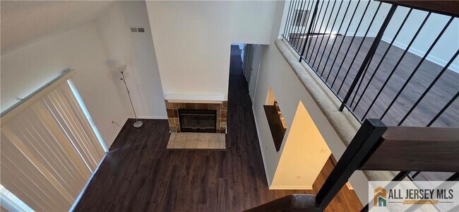 Foto del edificio - 602 Ravens Crest Dr