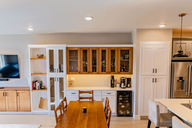 Building Photo - 18245 SW Aspen Butte Ln