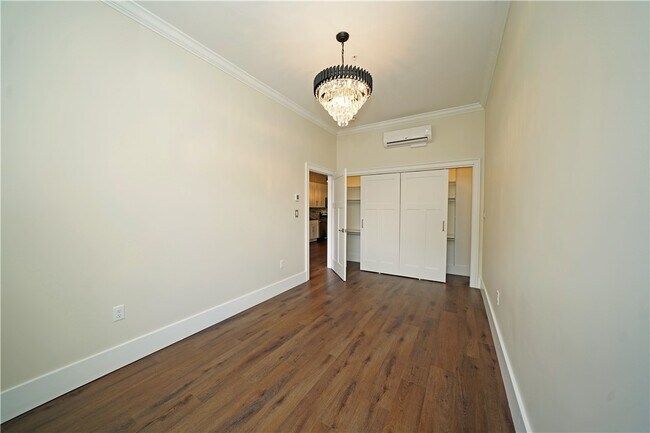 Foto del edificio - 184 N Main St