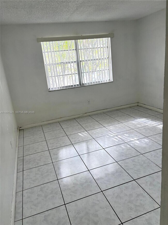 Foto del edificio - 4270 NW 79th Ave