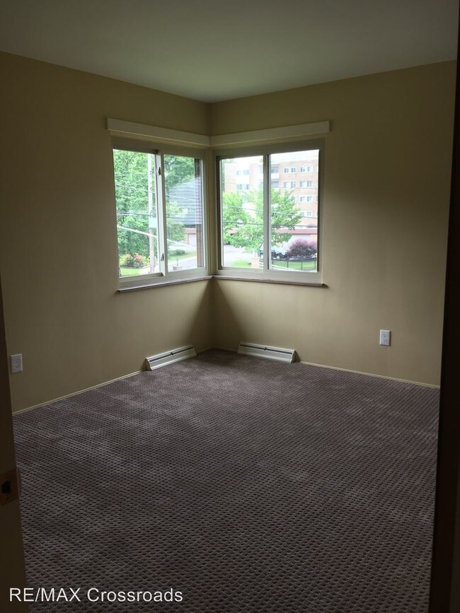 Building Photo - 2 br, 1 bath Apartment - 1910 Wooster