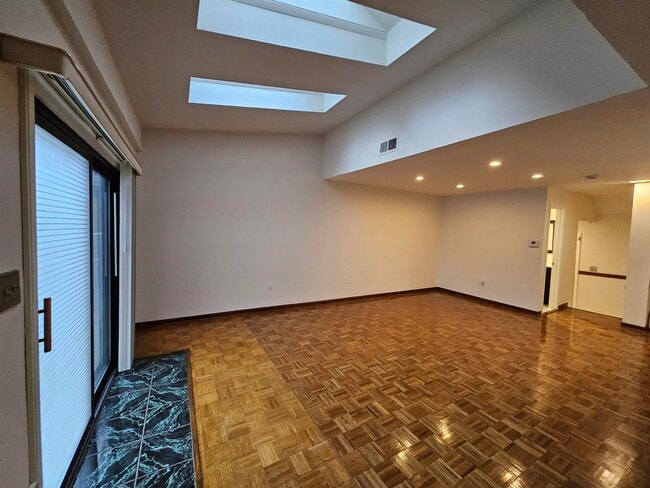 Foto del edificio - 806 Spinnaker Ct