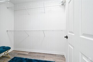 Building Photo - 981 Hampton Cir