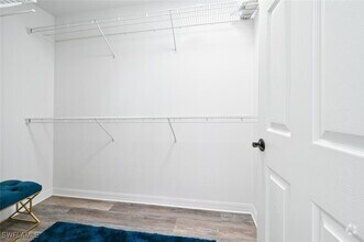 Building Photo - 981 Hampton Cir
